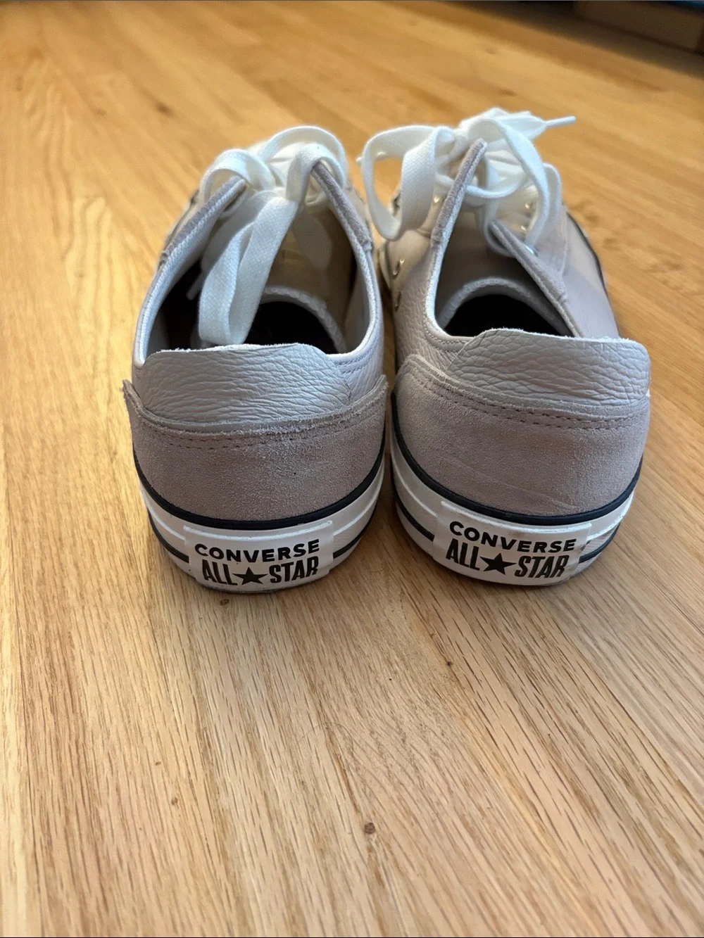 Converse Low-Top Men's Sneakers in Light Gray and White - Picture 3 of 5